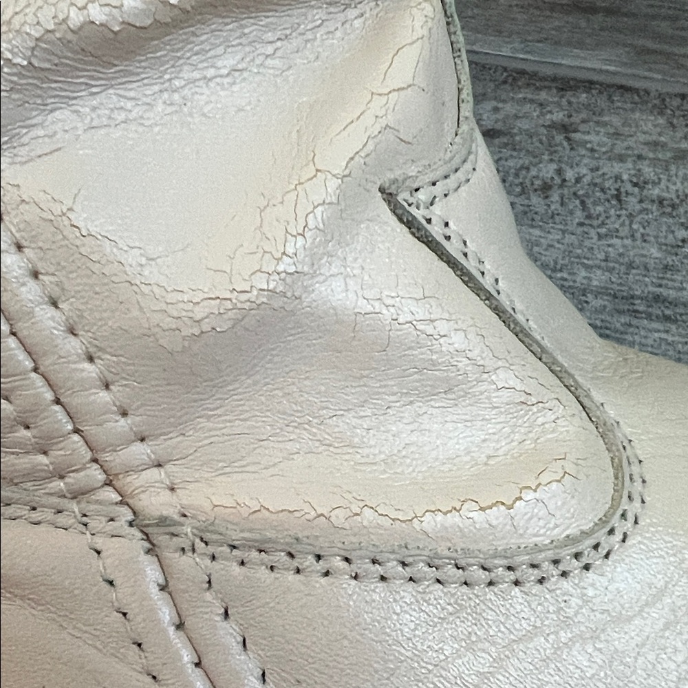 Dingo Cream Western Boots - Picture 3 of 9